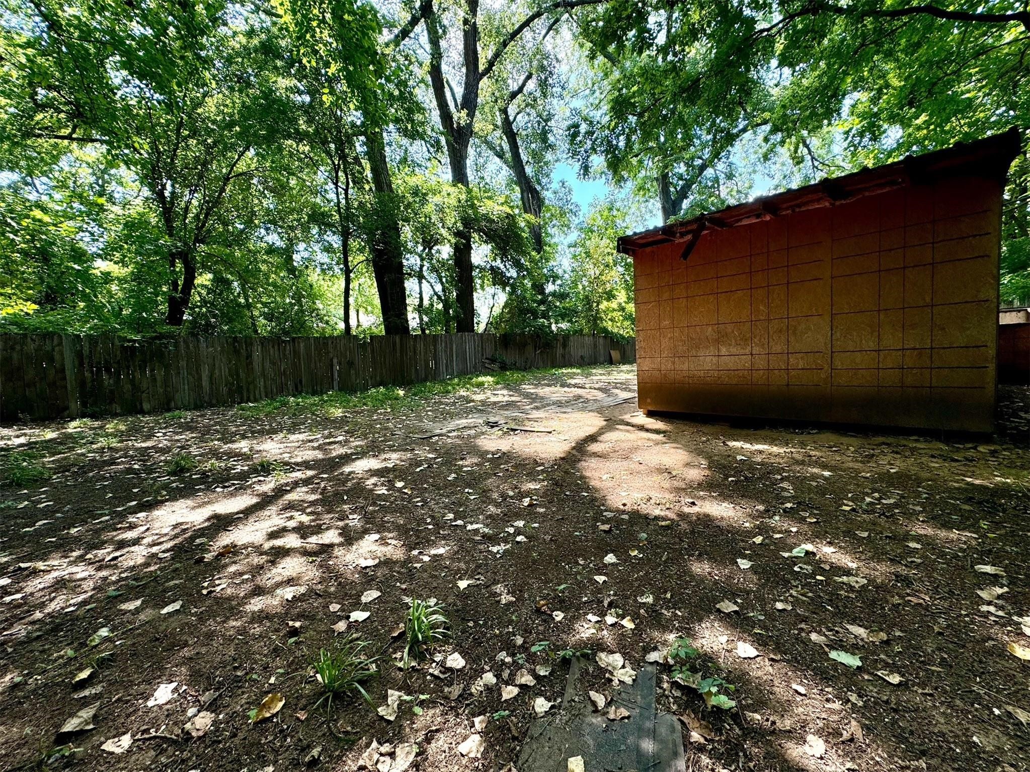 1319 W Morgan Street Denison TX 75020