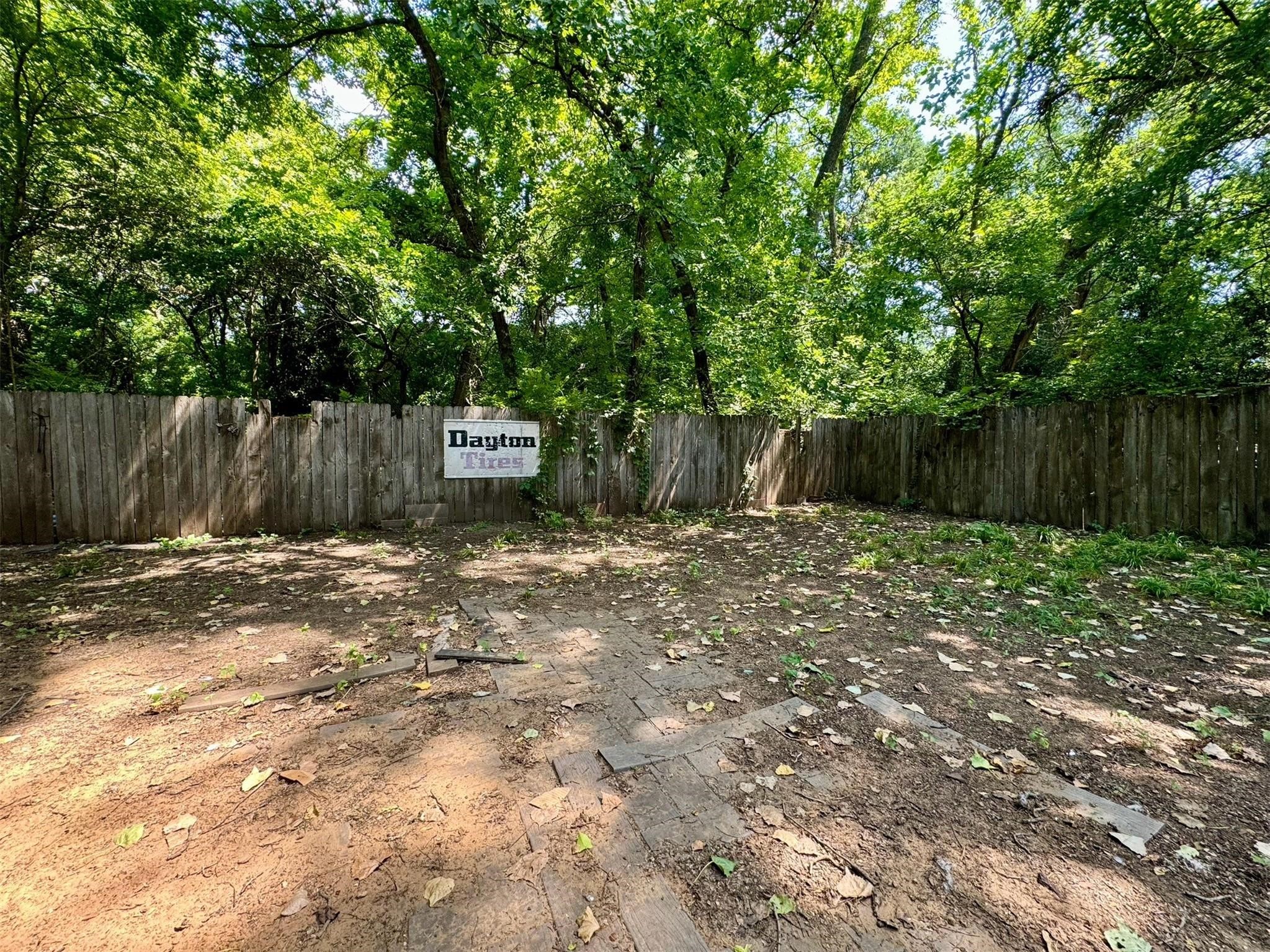 1319 W Morgan Street Denison TX 75020