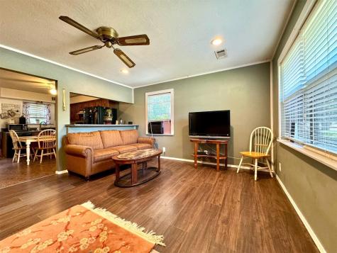 1319 W Morgan Street Denison TX 75020