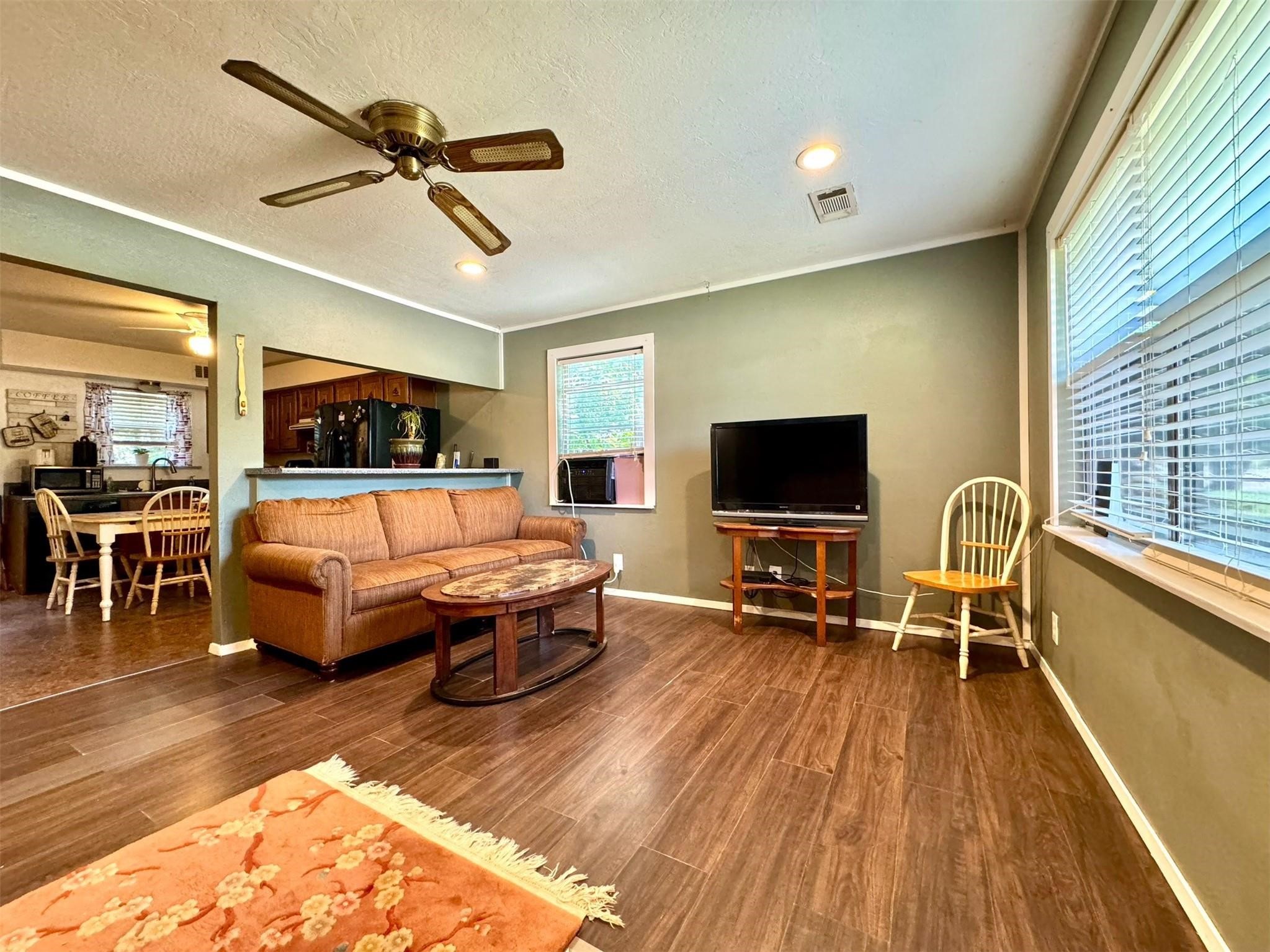 1319 W Morgan Street Denison TX 75020
