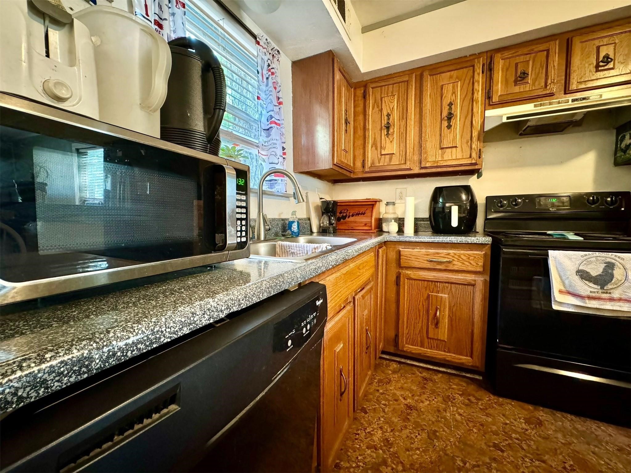 1319 W Morgan Street Denison TX 75020