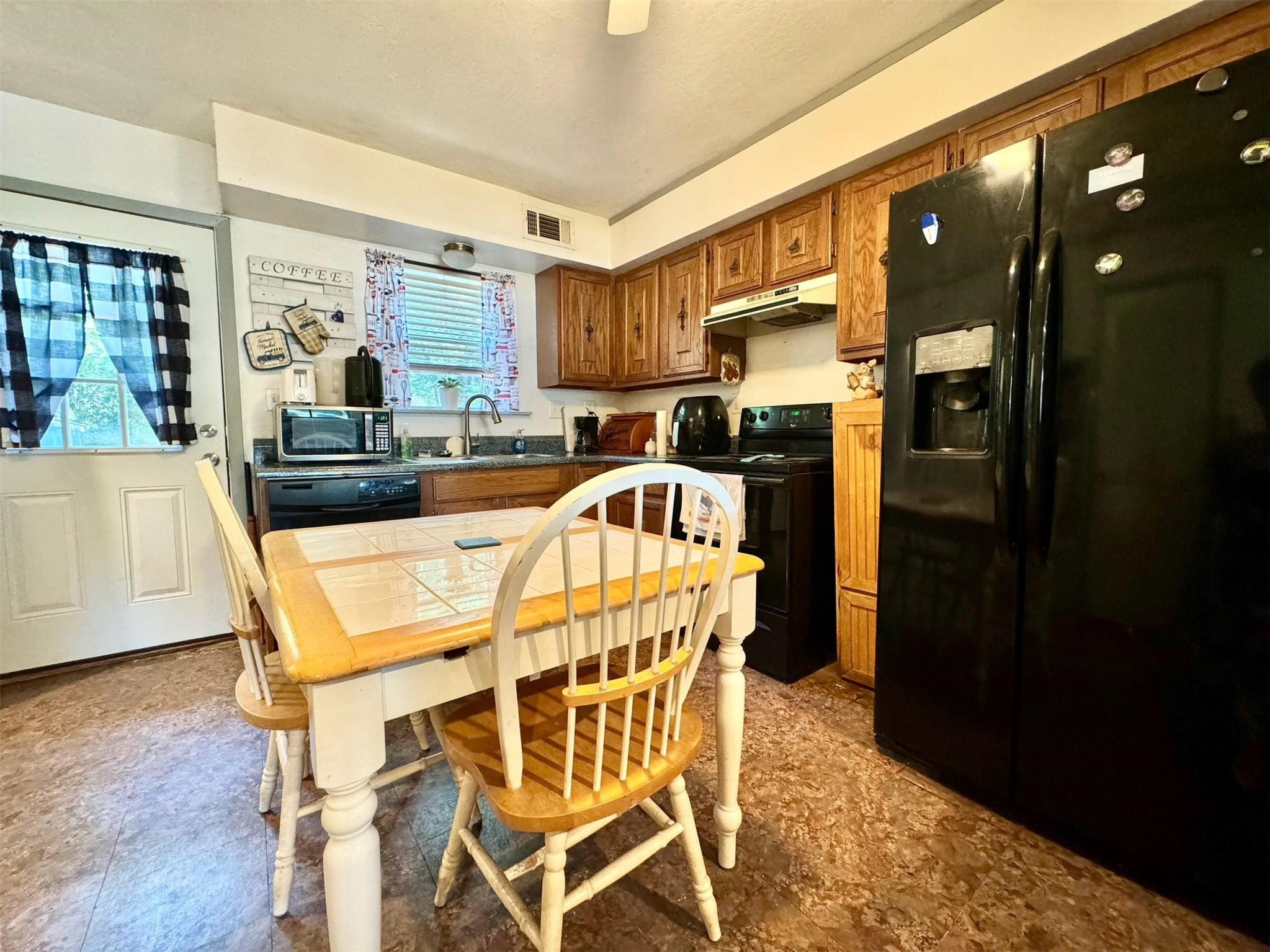 1319 W Morgan Street Denison TX 75020