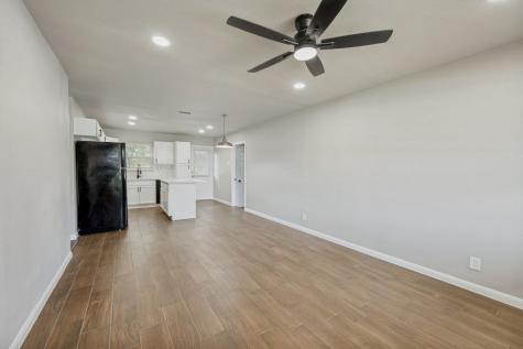 1913 San Antonio Street Grand Prairie TX 75051
