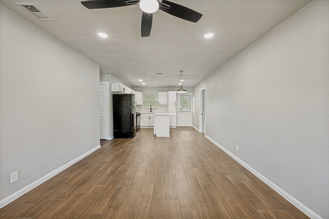 1913 San Antonio Street Grand Prairie TX 75051