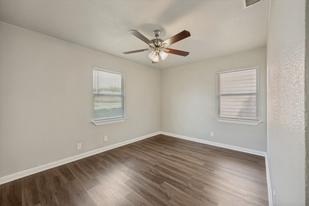 1913 San Antonio Street Grand Prairie TX 75051