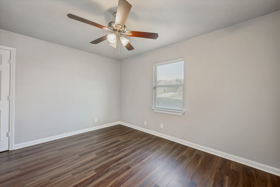 1913 San Antonio Street Grand Prairie TX 75051