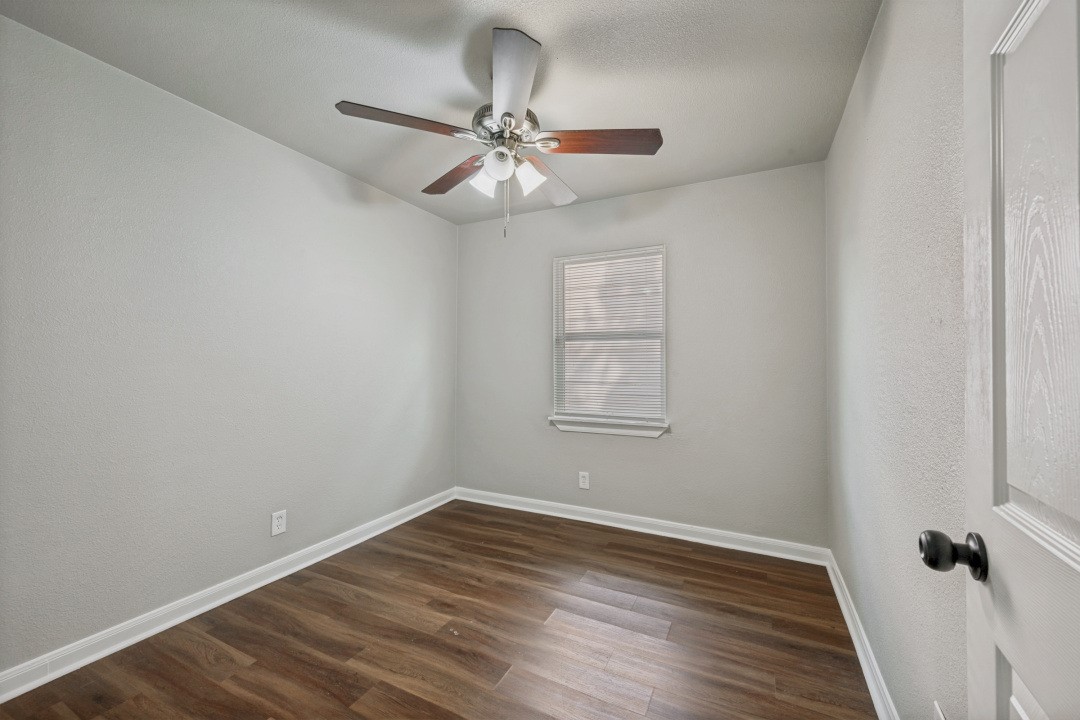 1913 San Antonio Street Grand Prairie TX 75051