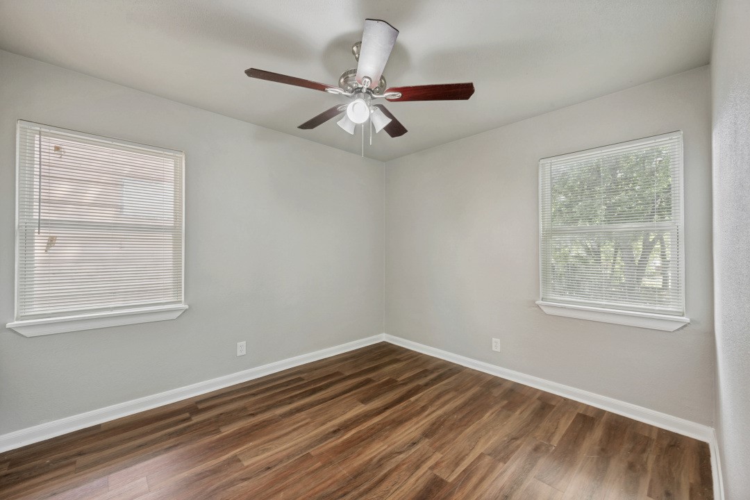 1913 San Antonio Street Grand Prairie TX 75051