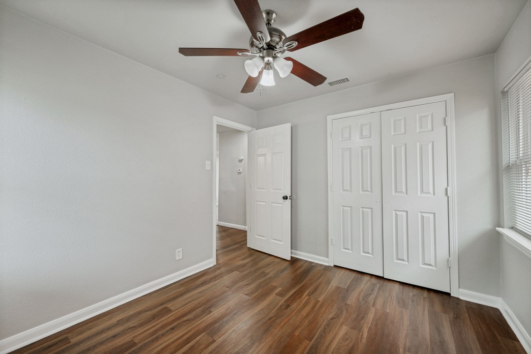 1913 San Antonio Street Grand Prairie TX 75051
