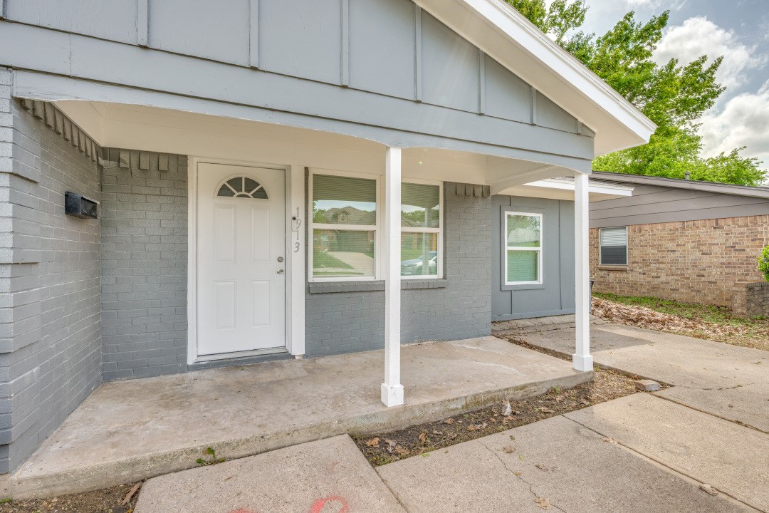 1913 San Antonio Street Grand Prairie TX 75051