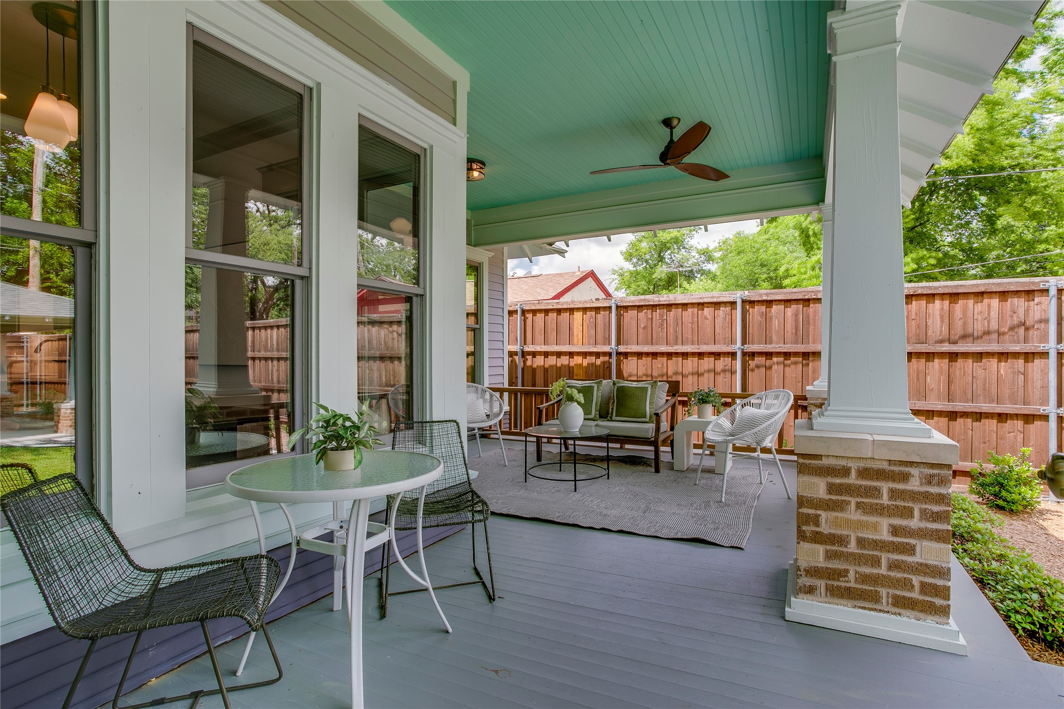 714 N Edgefield Avenue Dallas TX 75208