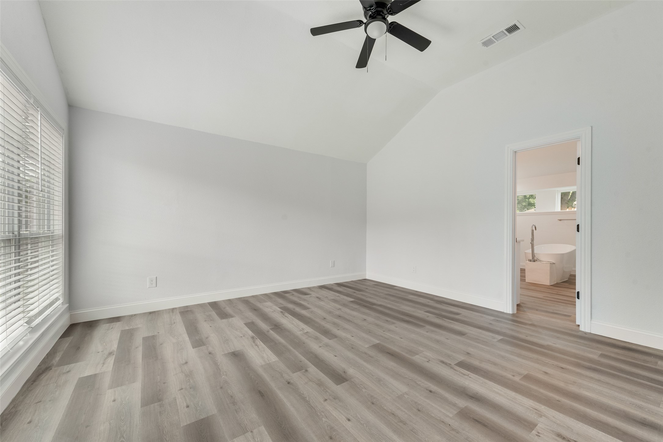 204 Hollywood Drive Glenn Heights TX 75154