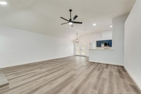 204 Hollywood Drive Glenn Heights TX 75154