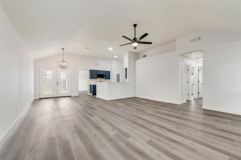 204 Hollywood Drive Glenn Heights TX 75154