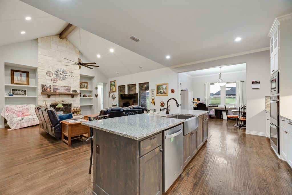 252 Agua Linda Drive Godley TX 76044