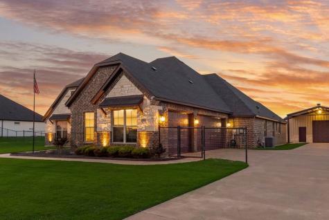 252 Agua Linda Drive Godley TX 76044