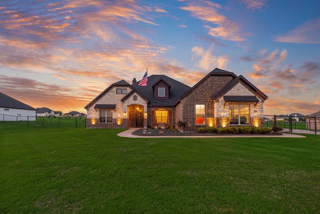252 Agua Linda Drive Godley TX 76044