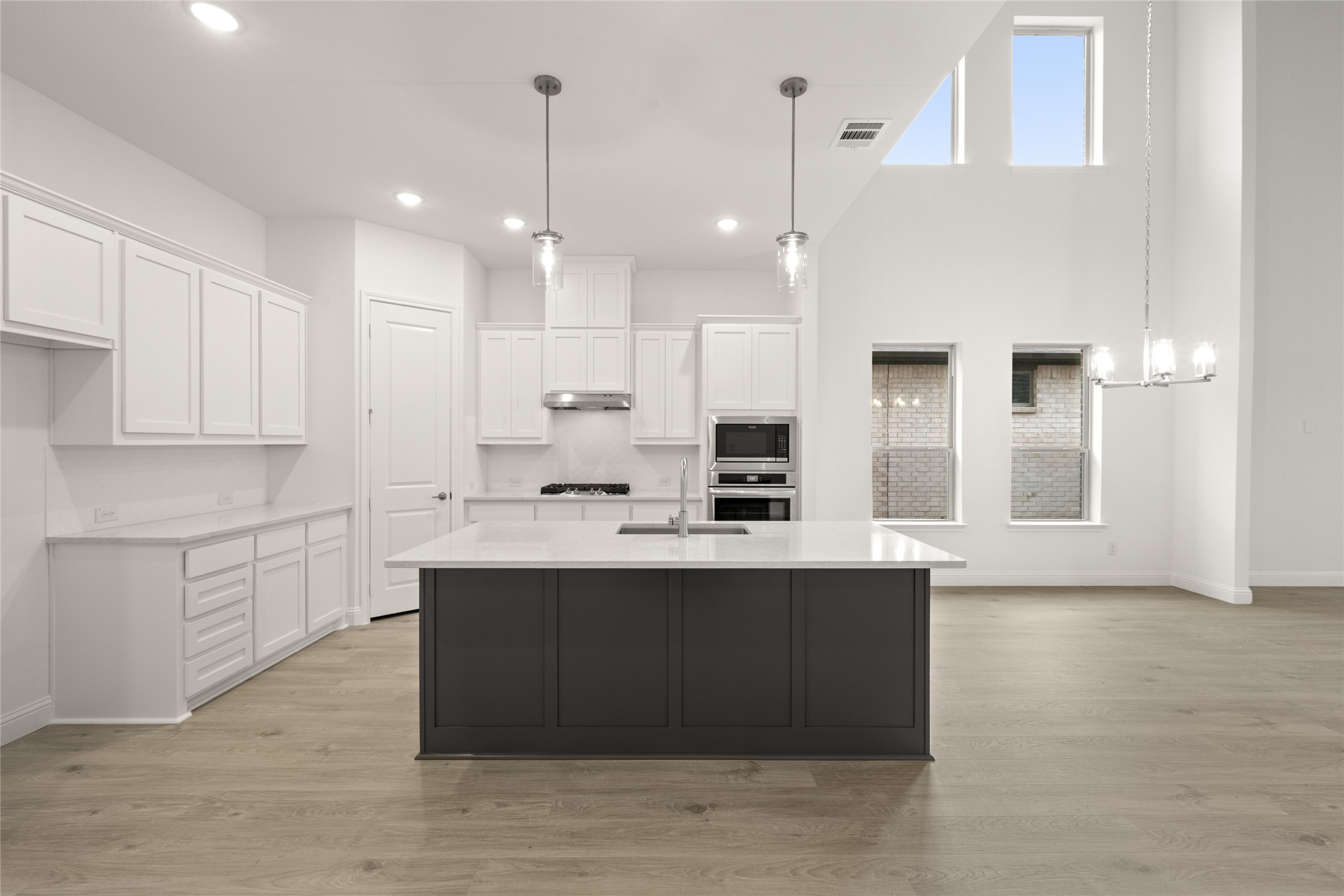 1016 Allegheny Court Burleson TX 76028