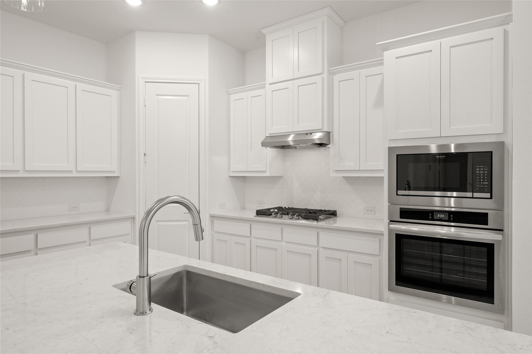 1016 Allegheny Court Burleson TX 76028