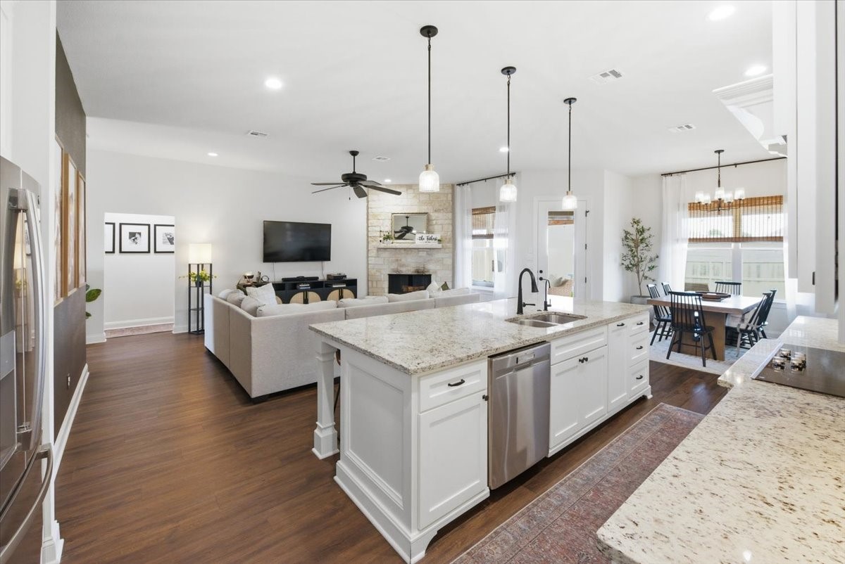 720 Whirlaway Road Hewitt TX 76643