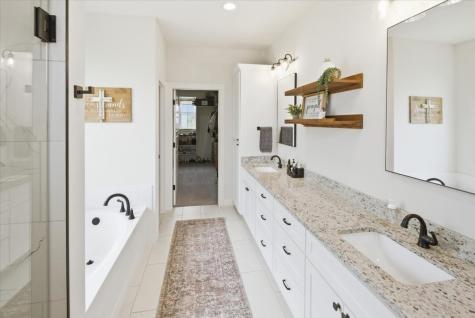 720 Whirlaway Road Hewitt TX 76643