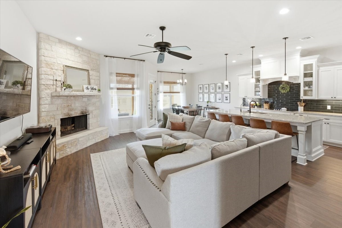 720 Whirlaway Road Hewitt TX 76643
