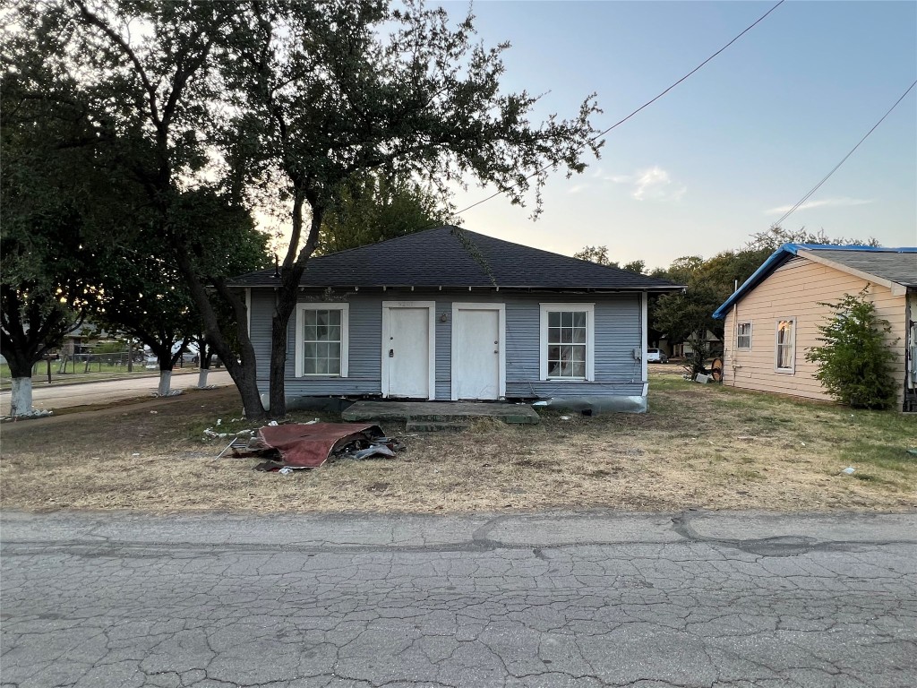5221 Few Street Dallas TX 75212