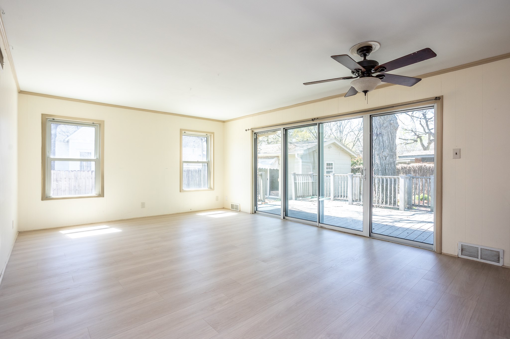 411 S Centre Lane Lancaster TX 75146