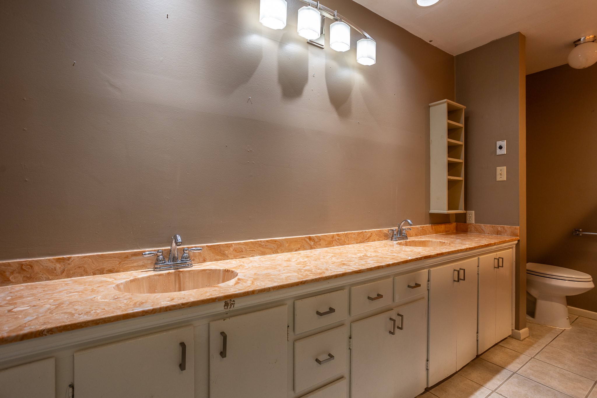 411 S Centre Lane Lancaster TX 75146