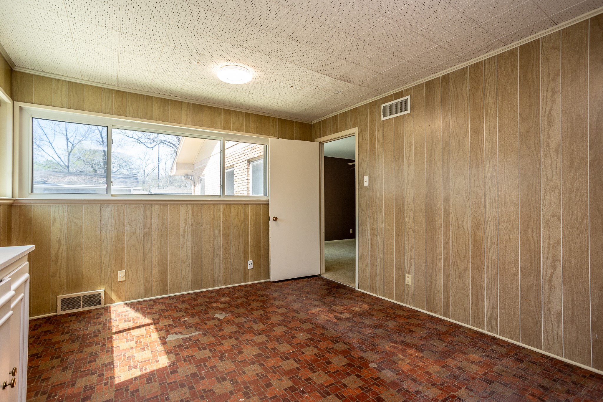 411 S Centre Lane Lancaster TX 75146
