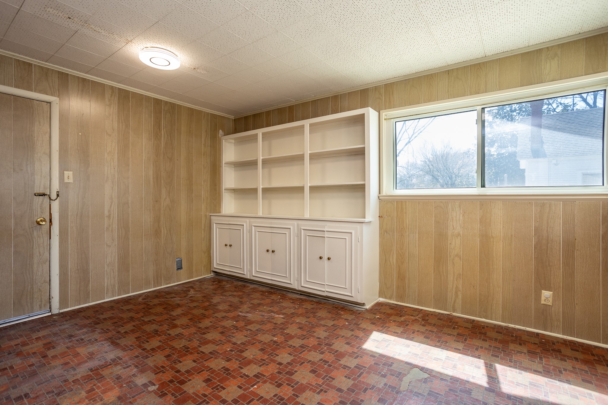 411 S Centre Lane Lancaster TX 75146