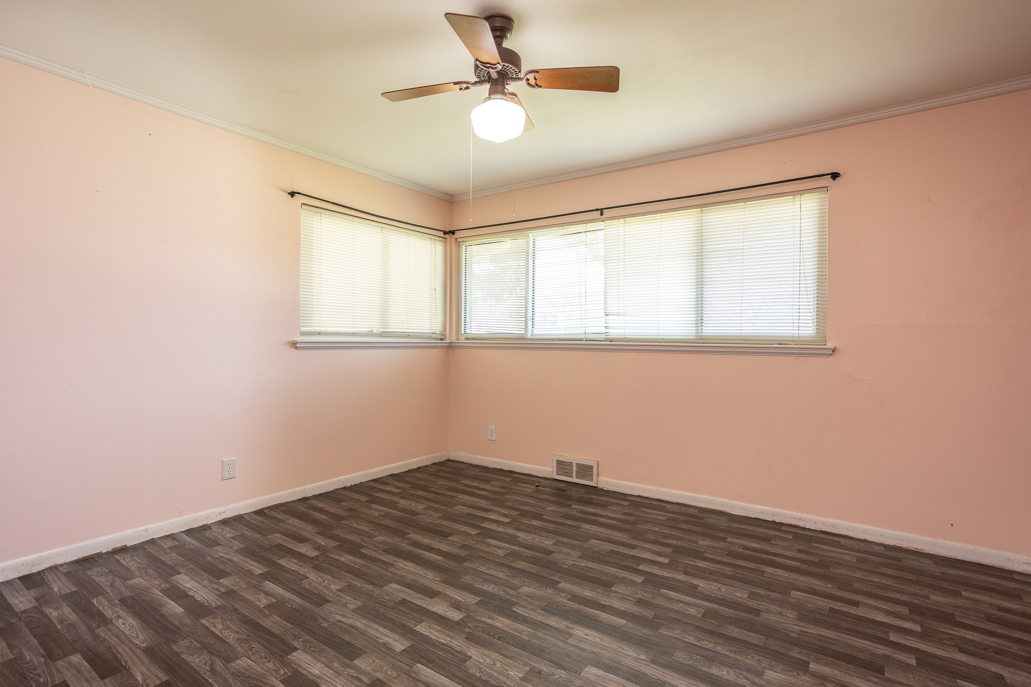 411 S Centre Lane Lancaster TX 75146
