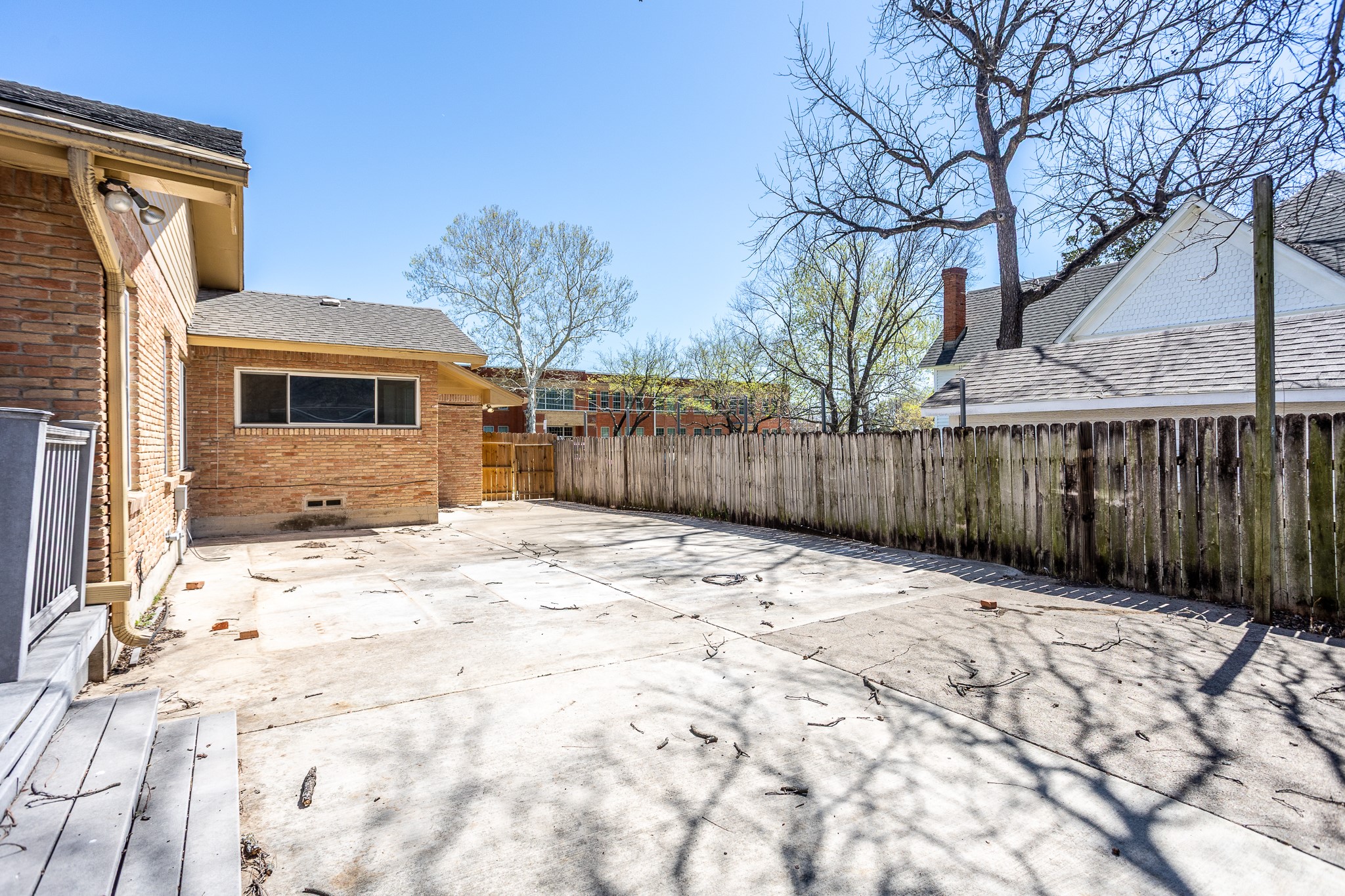 411 S Centre Lane Lancaster TX 75146