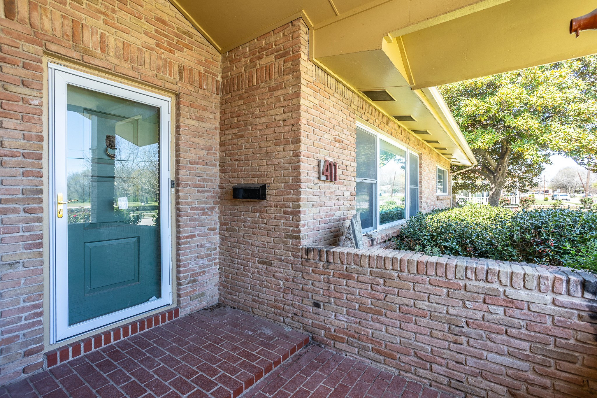 411 S Centre Lane Lancaster TX 75146