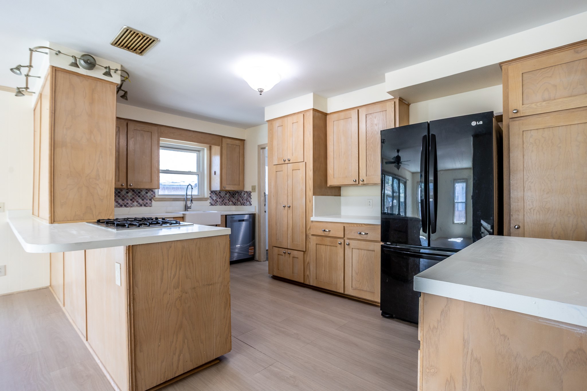 411 S Centre Lane Lancaster TX 75146