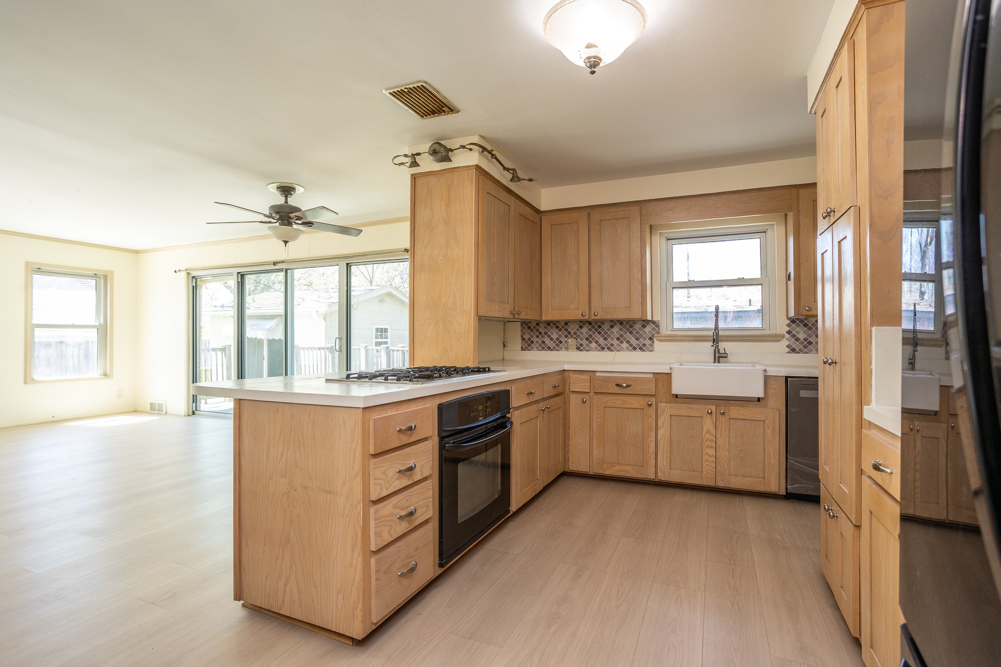 411 S Centre Lane Lancaster TX 75146