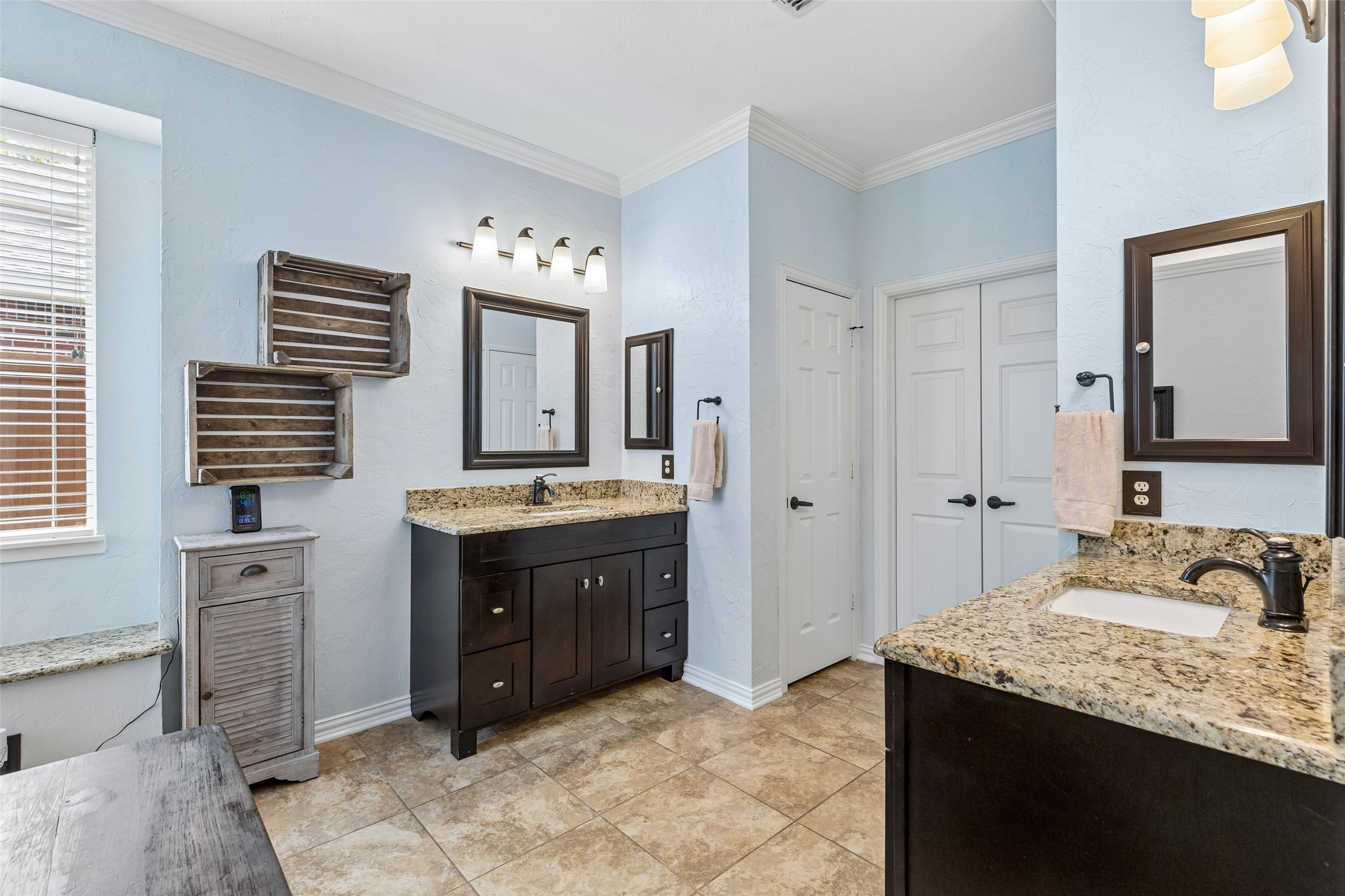 2206 Autumn Trail Garland TX 75040
