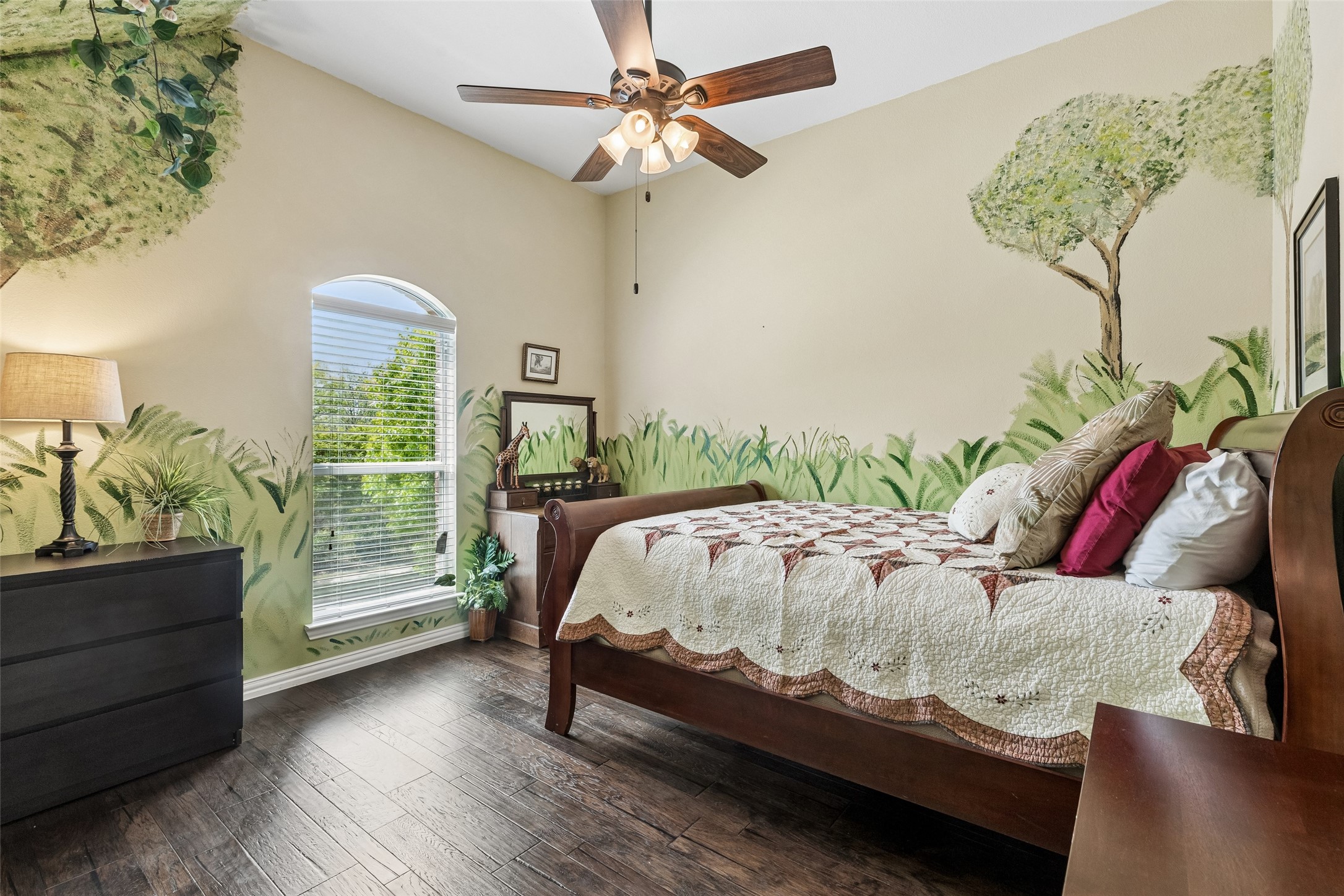 2206 Autumn Trail Garland TX 75040