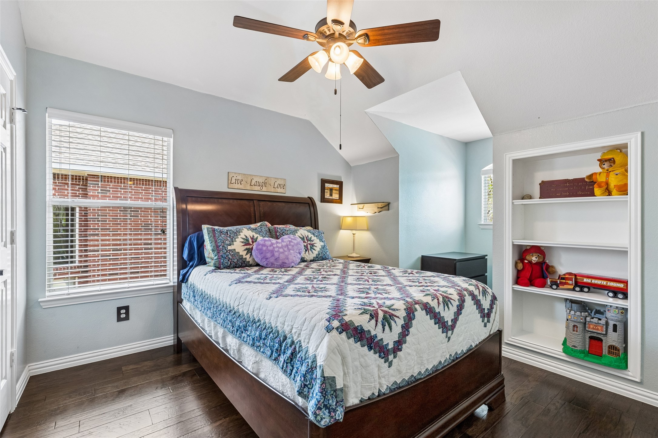 2206 Autumn Trail Garland TX 75040