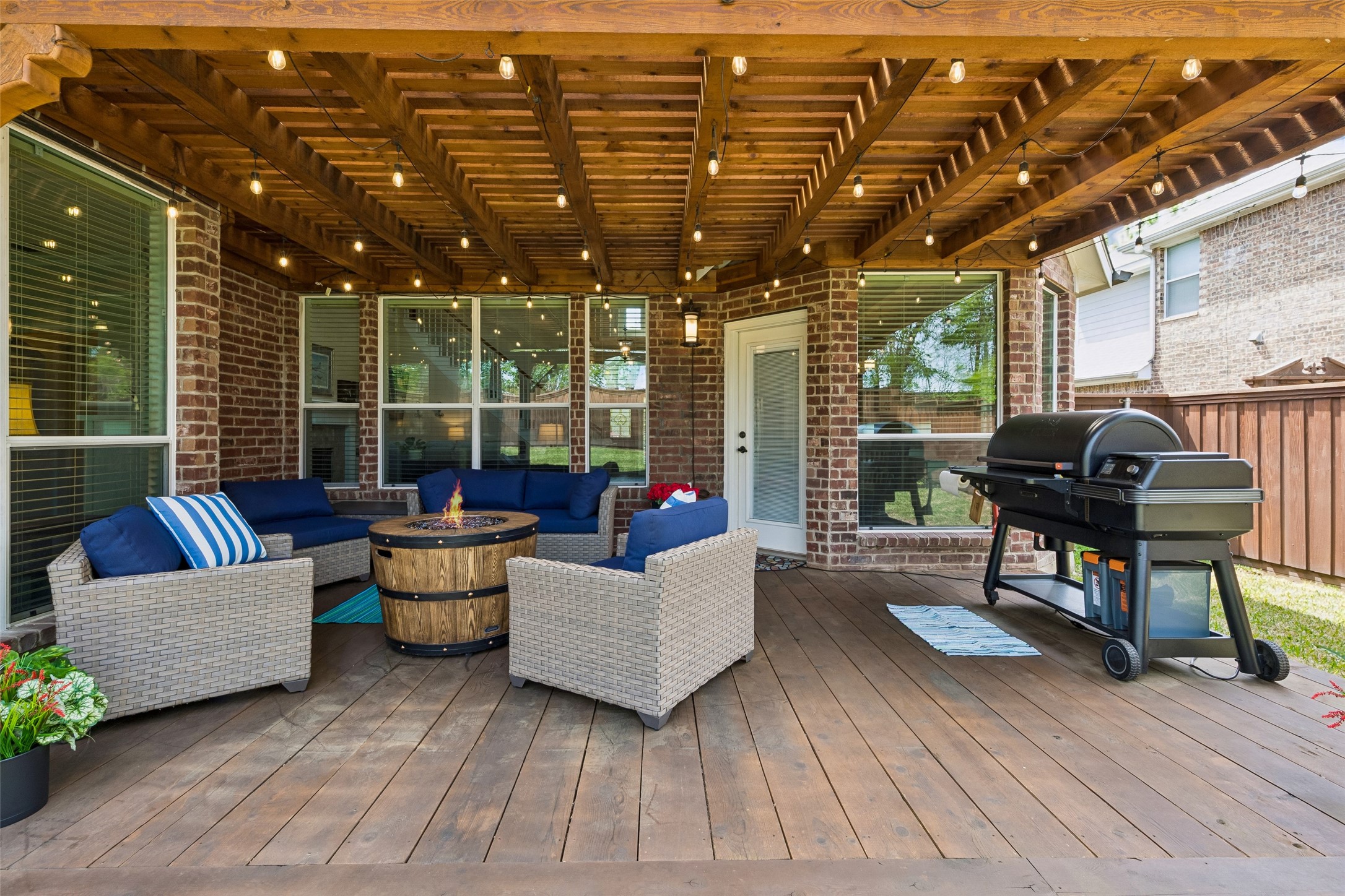 2206 Autumn Trail Garland TX 75040