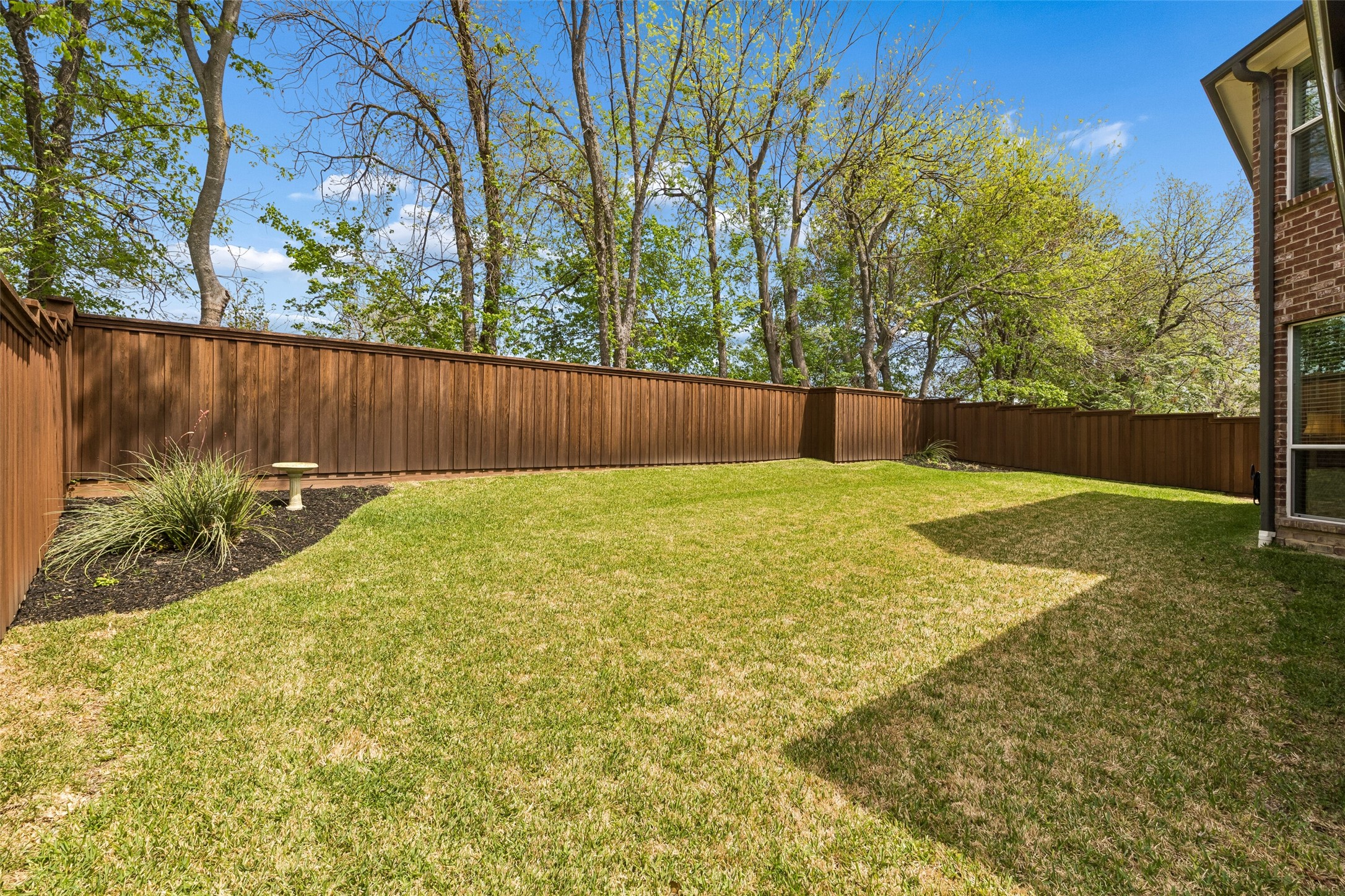 2206 Autumn Trail Garland TX 75040