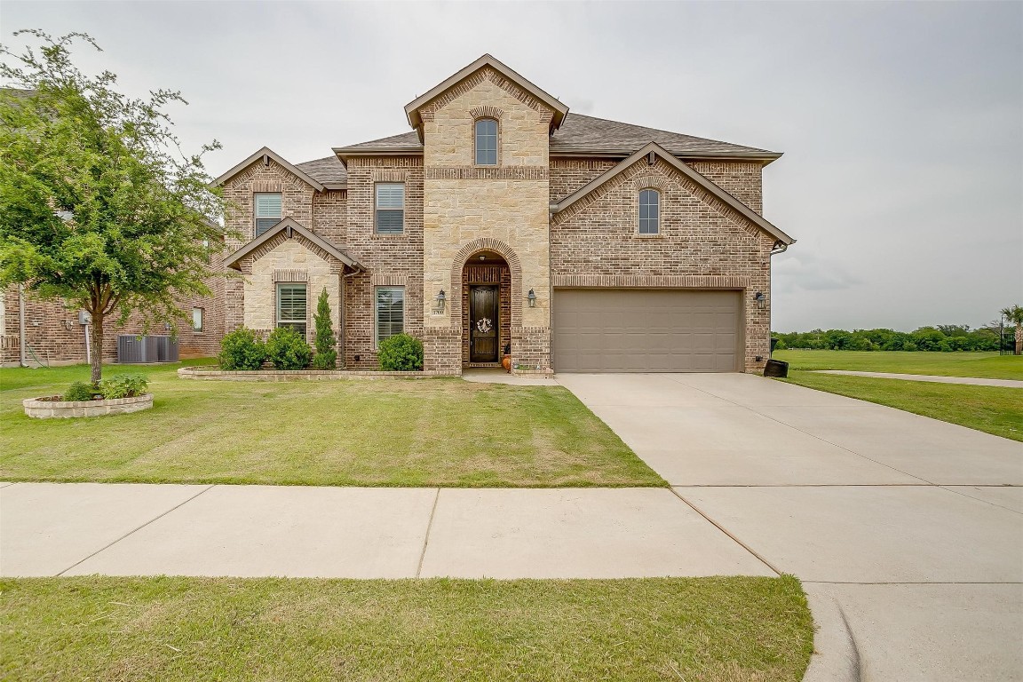 1700 Stillwater Drive Burleson TX 76028