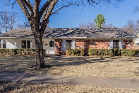 2709 Yorkshire Street Irving TX 75061