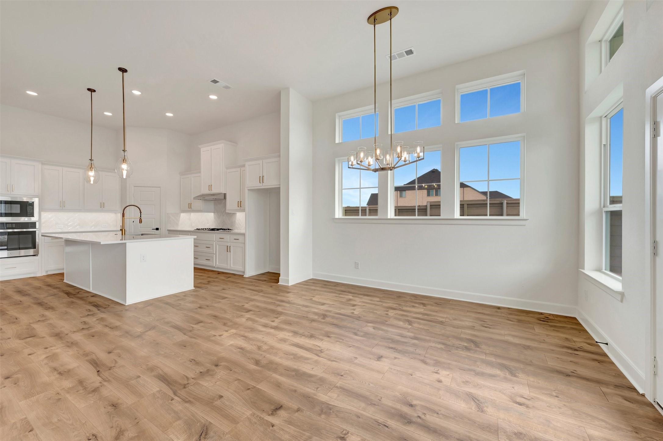 12305 Crape Myrtle Court Justin TX 76247
