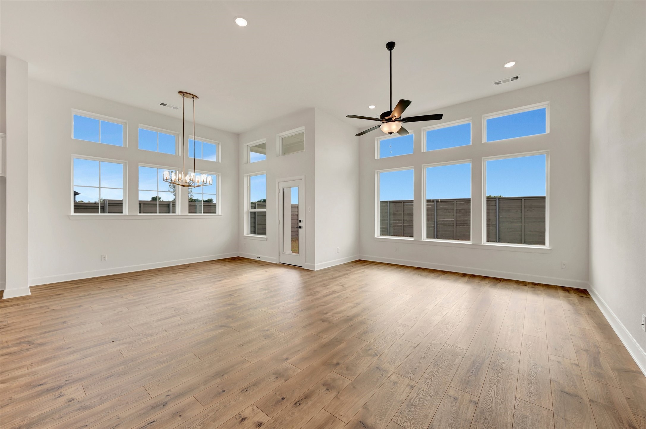 12305 Crape Myrtle Court Justin TX 76247