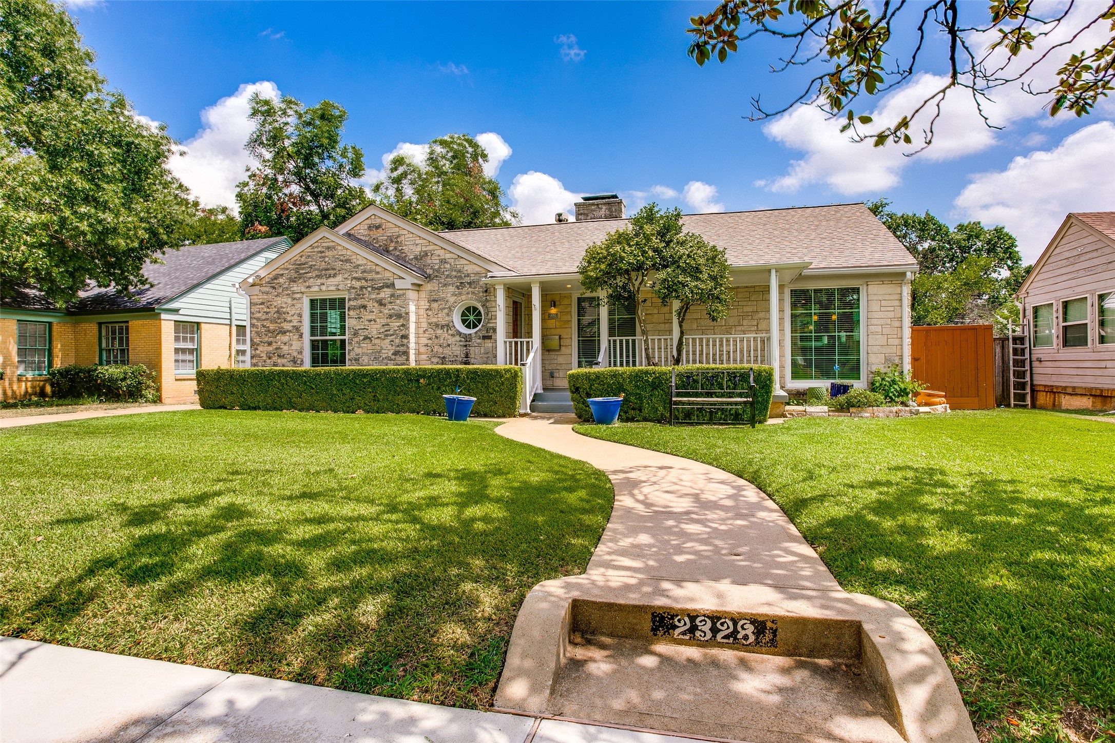 2328 Lawndale Drive Dallas TX 75211