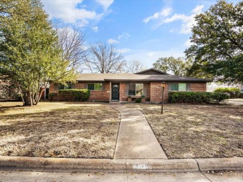 200 NW Suzanne Terrace Burleson TX 76028