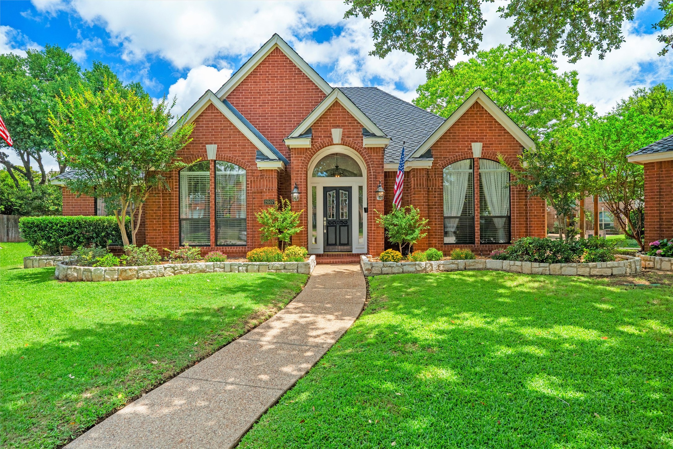 2007 Hunter Place Court Arlington TX 76006