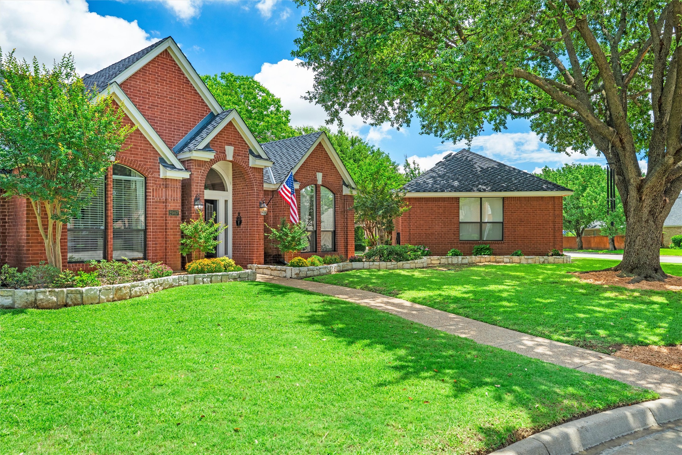 2007 Hunter Place Court Arlington TX 76006