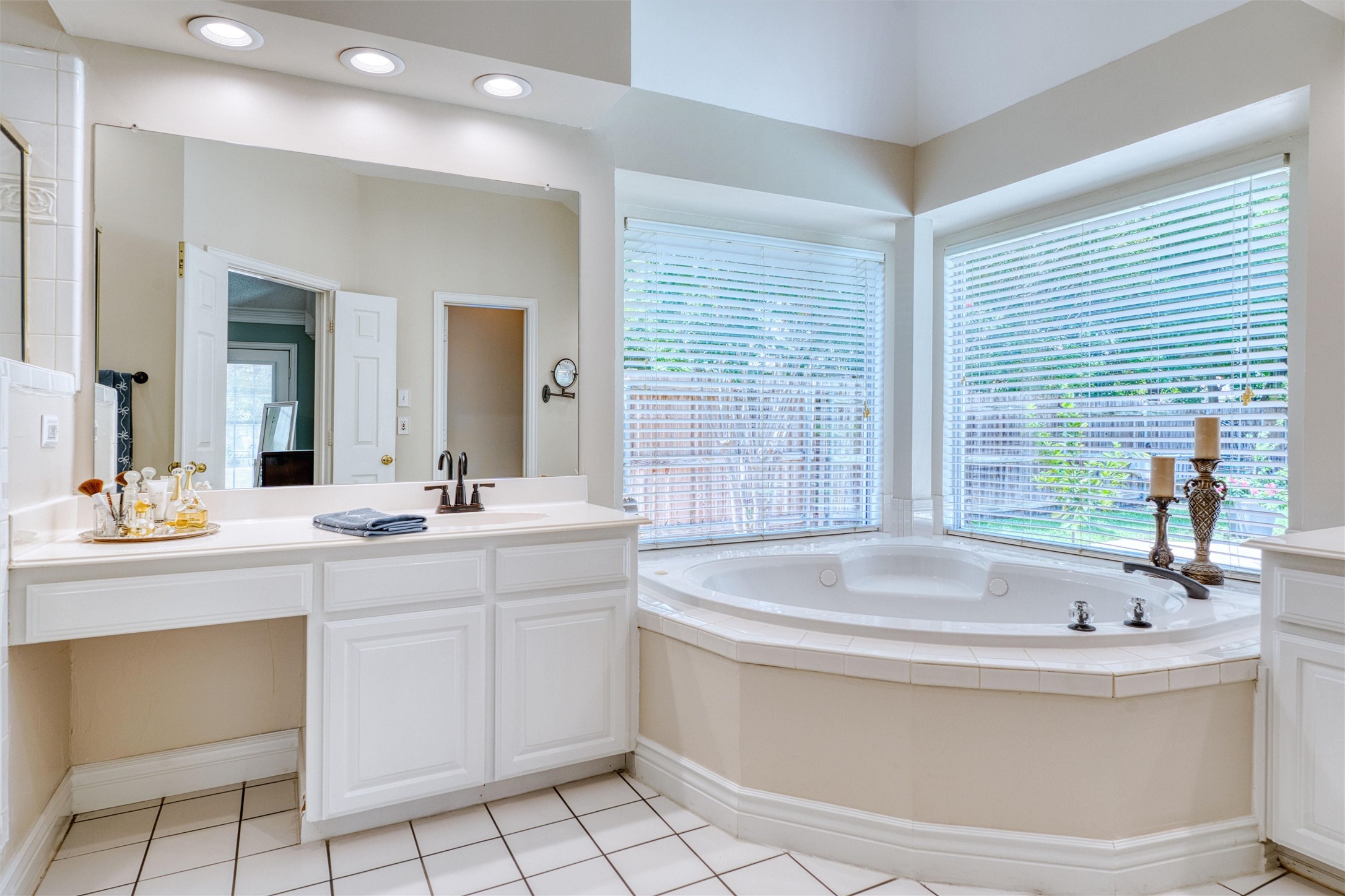 2007 Hunter Place Court Arlington TX 76006